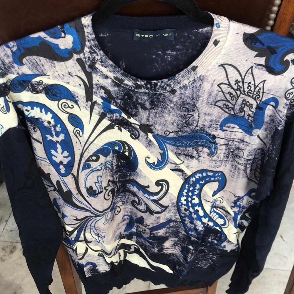 Man long sleeves